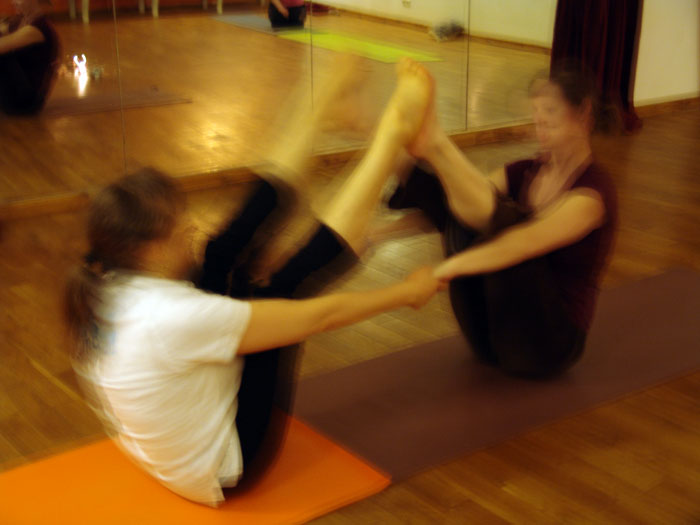 Für Lehrer: Paarübungen im Yoga